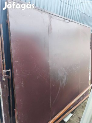 Szigetelt Garázsajtó