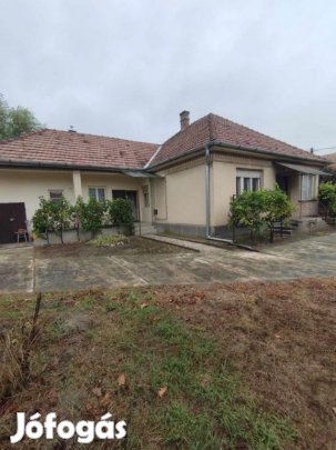 Szigethalom, Akácfa utca, 112 m2-es, családi ház, 2+2 szobás