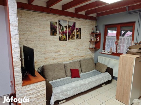 Szigethalom, Homok utca közeli köz, 52 m2-es, sorház, 3 szobás