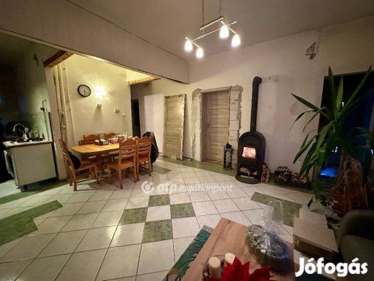 Szigethalomi eladó 233 nm-es ház