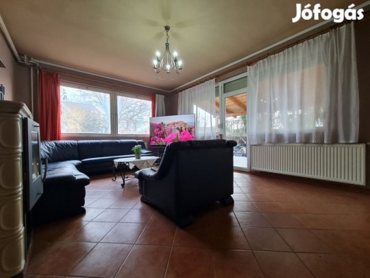 Szigetszentmiklós, Boglya utca, 170 m2-es, családi ház, 6+2 szobás