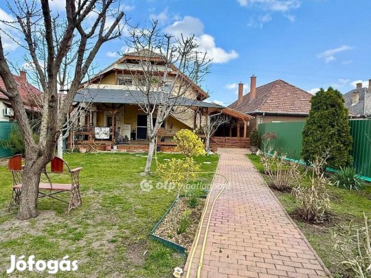 Szigetszentmiklósi 145 nm-es ház eladó