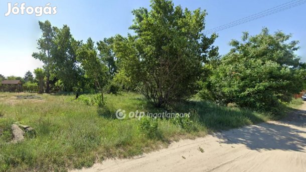 Szigetszentmiklósi 2773 nm-es telek eladó