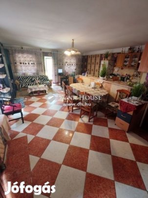 Szigetszentmiklósi eladó 207 nm-es ház