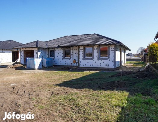 Szigetszentmiklóson 137nm-es új építésű cs.ház