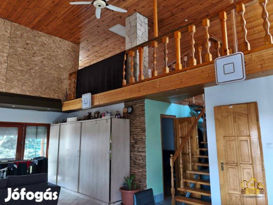 Szigetújfalu csendes utcájában 127 m2-es családi ház! 1239