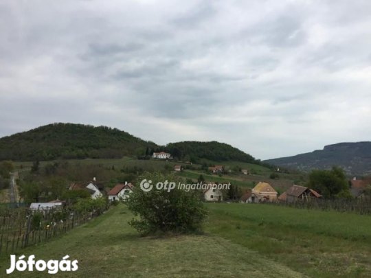 Szigligeti eladó 2126 nm-es telek