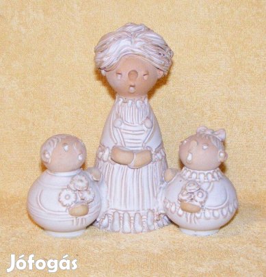 Szilágyi Mária kerámia anya gyerekeivel