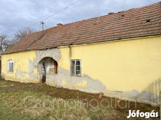 Szilsárkány - tégla építésű 2 szobás ház eladó