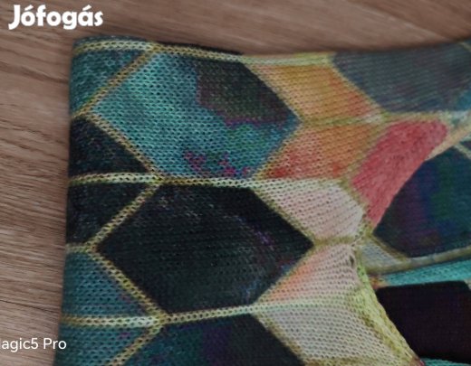 Színes finomkötött női ujjatlan