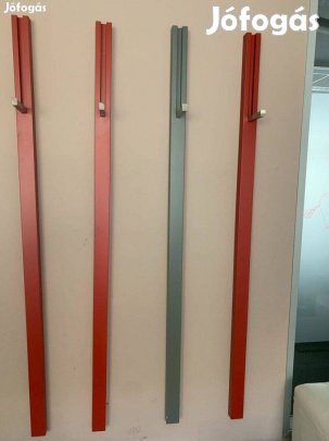 Színes kabátakasztó, ruhafogas, falra szerelhető - használt irodabútor