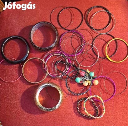 Színes karkötő csomag bohém és modern darabok