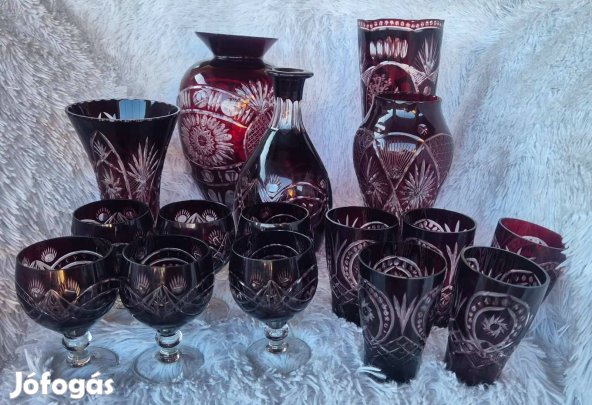 Színes kristály vázák , poharak eladók