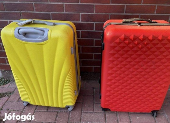 Színes nagy bőröndök