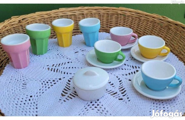 Színes porcelán játék teás készlet