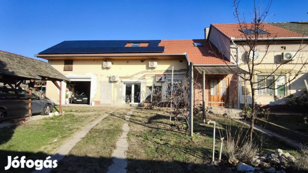 Szinte nulla rezsis, kényelmes családi ház eladó Nagykőrösön 1438_mj