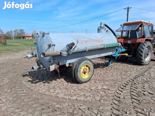 Szippantó 4000 literes horganyzott tartályos