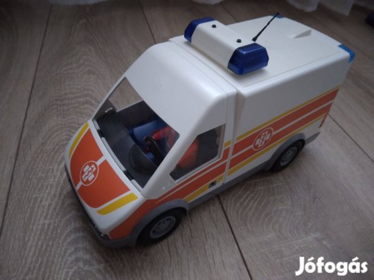 Szirénázó rendőrautó