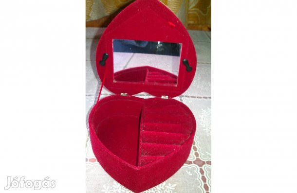 Szív alakú ékszertartó dísz doboz