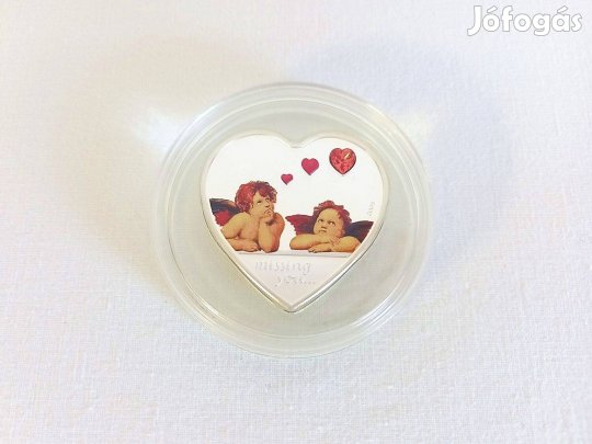 Szív alakú ezüst érme piros Swarorovski kristály szív berakással