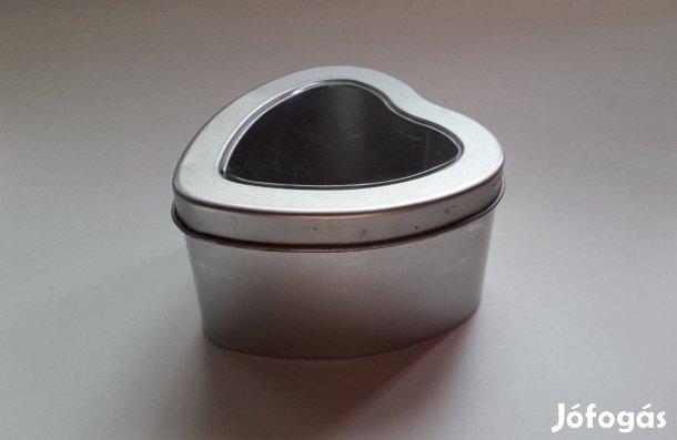Szív alakú fedeles fém doboz 10*9*5,5 cm