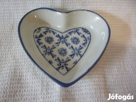 Szív alakú porcelán kínáló tálka dísztárgy kék mintával