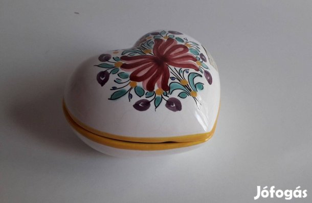Szív alakú szlovák porcelán bonbonier ékszertartó 10*10*6 cm_