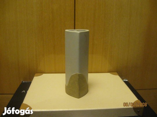 Szív alakú váza eladó !