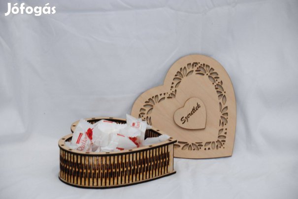 Szív formájú ajándédoboz valentinnapra anyáknapjára