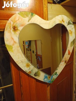 Szívecskés Fali Tükör eladó