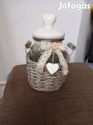 Szivecskés képkeretek és tároló üveg egyben eladó