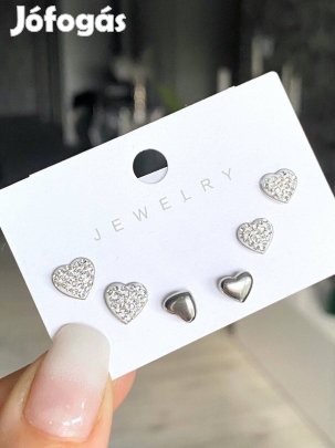 Szívek ezüst színű nemesacél fülbevaló szettben