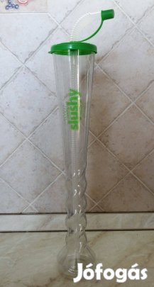 Szívószálas koktélpohár