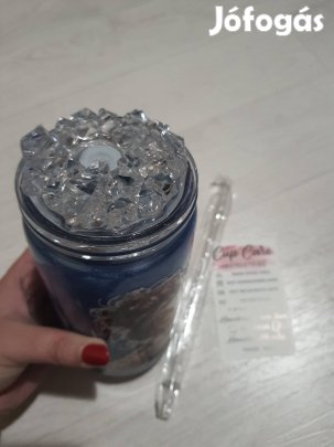 Szívószálas pohár