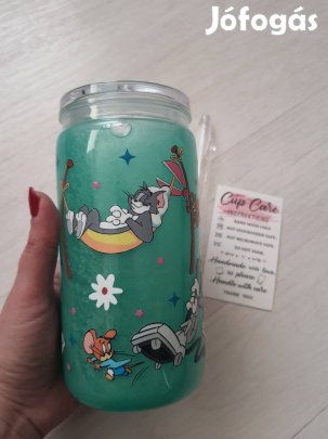 Szívószálas pohár 