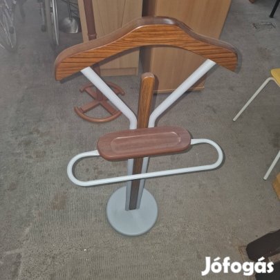 Szoba inas. Újszerű állapotban!