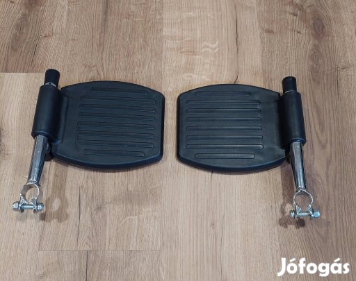 Szoba wc - kerekesszék lábtaró 