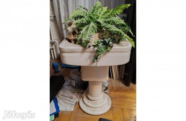 Szobai csobogó növényekkel