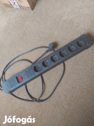 Szobai hosszabbító elosztó