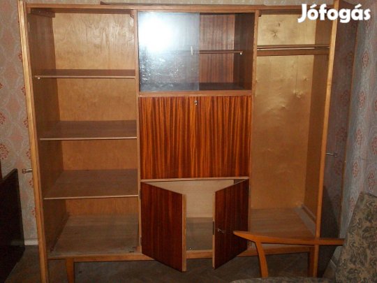 Szobai szekrény