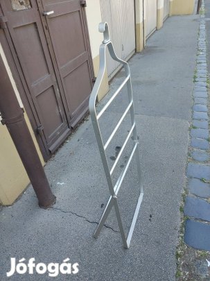 Szobainas állítható fémből