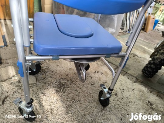 Szobawc,fürdetőszek eladó 