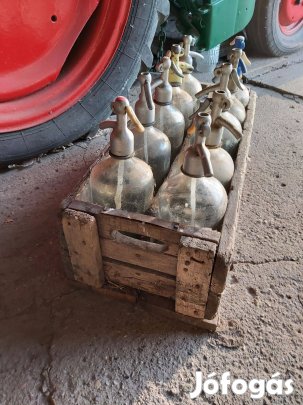 Szodásüvegek eredeti rekeszében