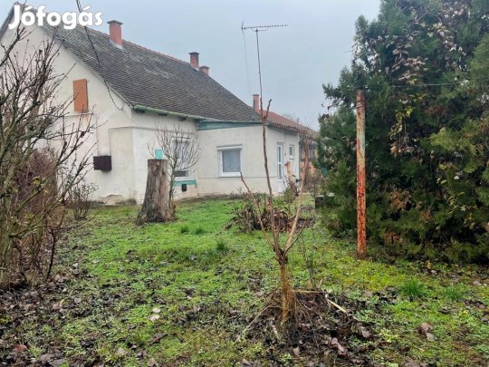 Sződliget, Szeszgyár utca, 44 m2-es, házrész, 2 szobás, jó állapotú