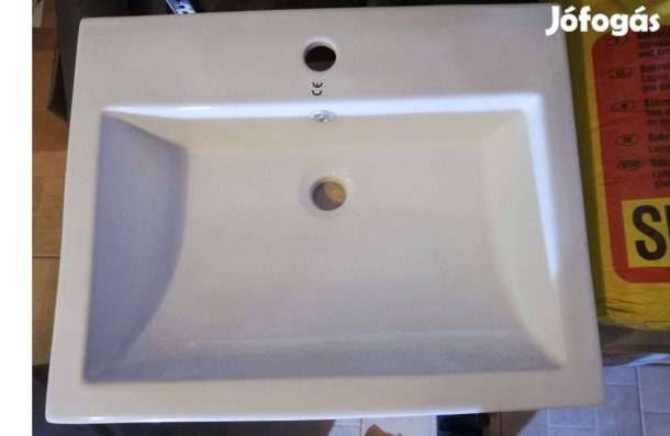 Szögletes, ráépíthető mosdó