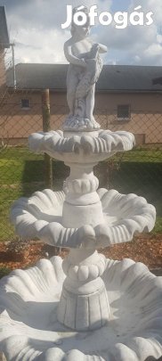 Szökőkút puttó figurás díszel