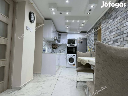 Szolnok Belvárosában 69 m2-es, 2 szobás családi ház