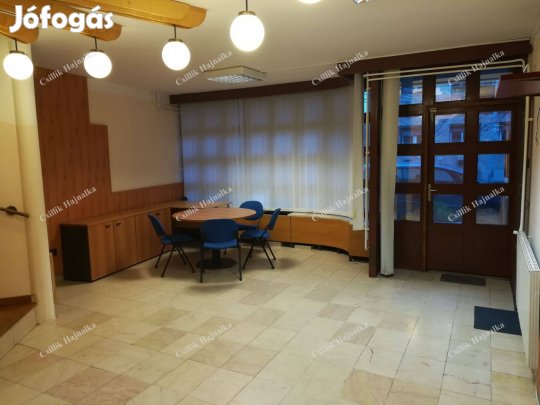 Szolnok Mária út 212 m2-es iroda/üzlethelyiség