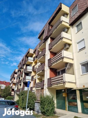 Szolnok belvárosában 48 nm-es lakás eladó!