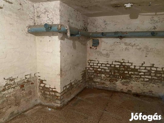 Szolnok belvárosában Boldog S úton raktár (pincehelyiség) eladó!
